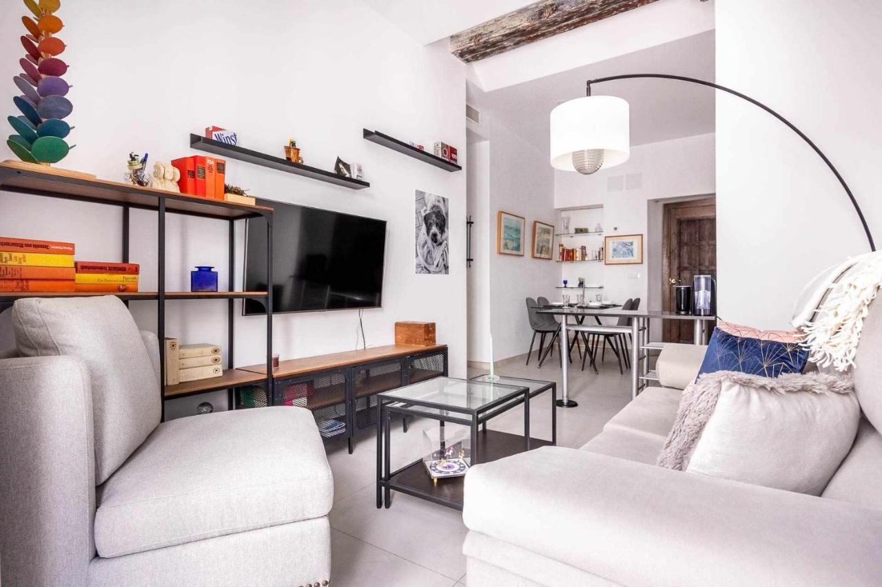 Comfy Away - Apartamento Exclusivo Mercado De Triana Con Balcon Seville Luaran gambar