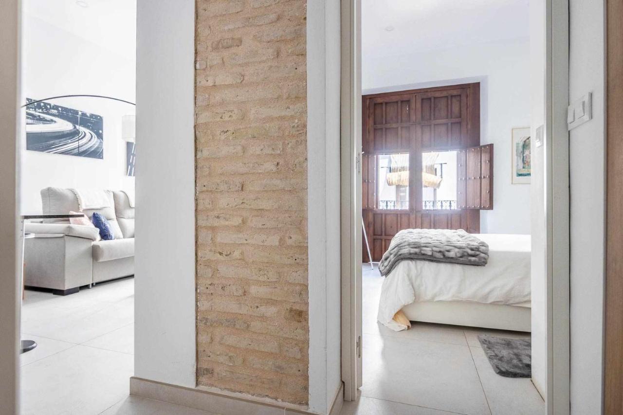 Comfy Away - Apartamento Exclusivo Mercado De Triana Con Balcon Seville Luaran gambar