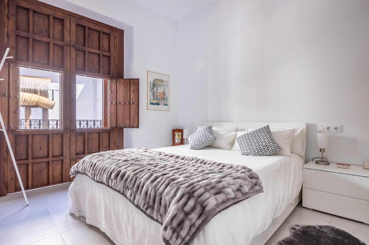 Comfy Away - Apartamento Exclusivo Mercado De Triana Con Balcon Seville Luaran gambar