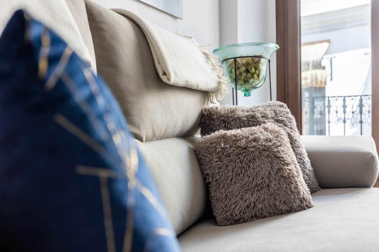 Comfy Away - Apartamento Exclusivo Mercado De Triana Con Balcon Seville Luaran gambar
