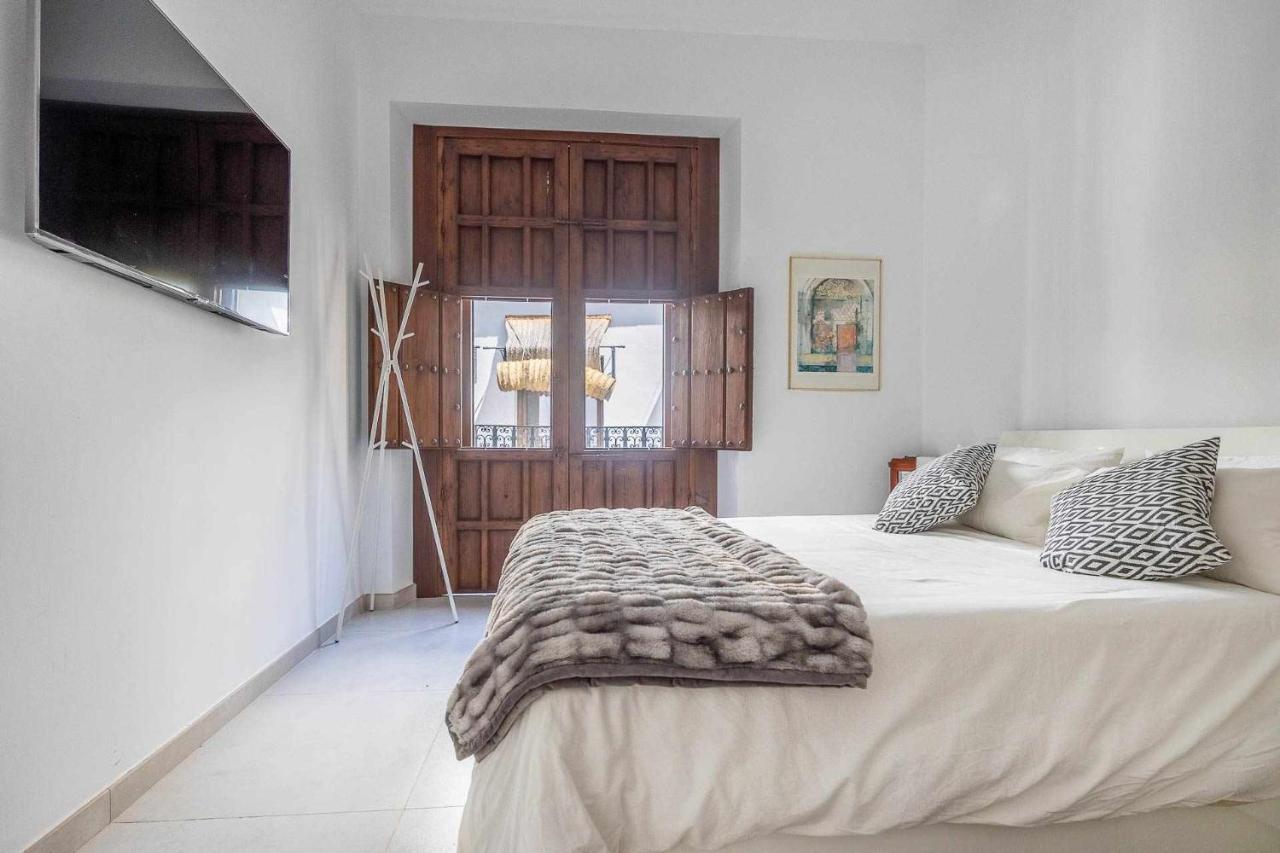 Comfy Away - Apartamento Exclusivo Mercado De Triana Con Balcon Seville Luaran gambar