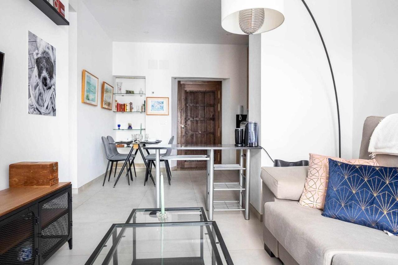 Comfy Away - Apartamento Exclusivo Mercado De Triana Con Balcon Seville Luaran gambar